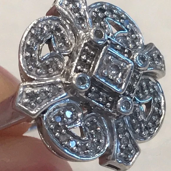 Gorgeous sterling diamond ring - Picture 16 of 16